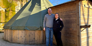 Fra venstre, Jesper Øien hos Mobit og Janne Nystrand, daglig leder hos Østerøy Naturbarnehage